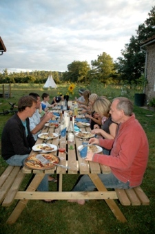 table d'hôtes in the garden